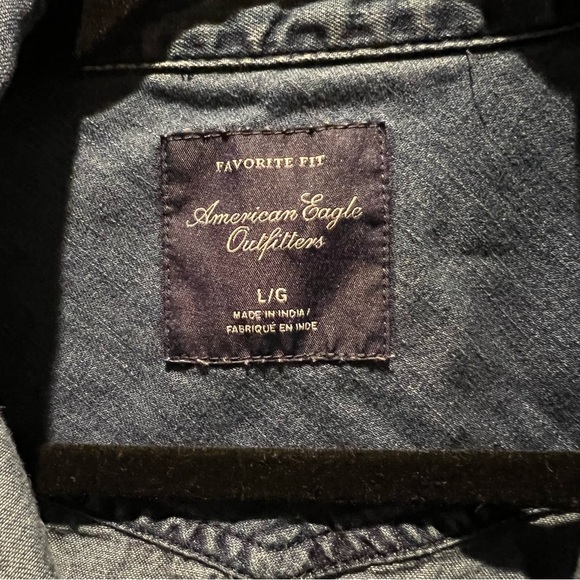 ☀️2/$22☀️ AE Denim Button Up Shirt - Picture 2 of 2